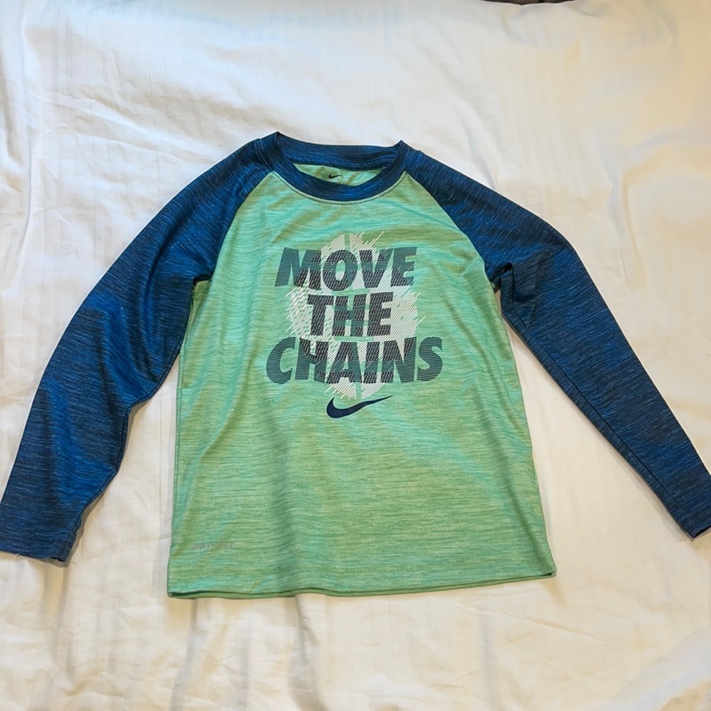 Nike Dri-FIT Shirt, size boys 7